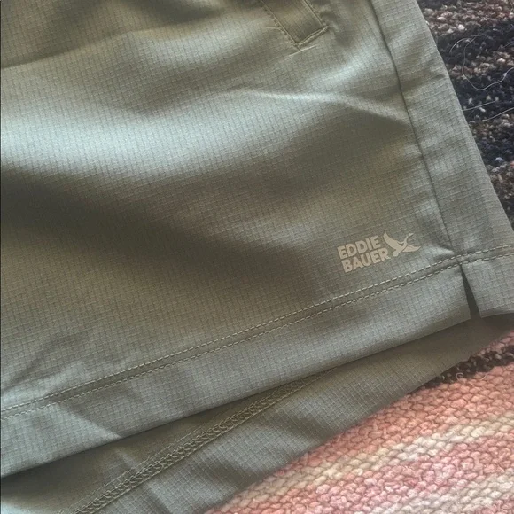 Eddie Bower treeline short, new newer worn. - Picture 2 of 6